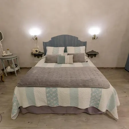 Bed & Breakfast D'hotes L'oreliane En Provence Adults Only 3*