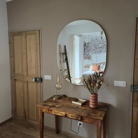 D'hotes L'oreliane En Provence Adults Only Bed & Breakfast 3*