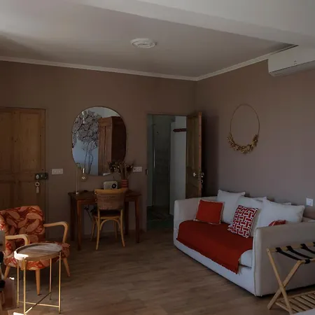 D'hotes L'oreliane En Provence Adults Only Bed & Breakfast 3*