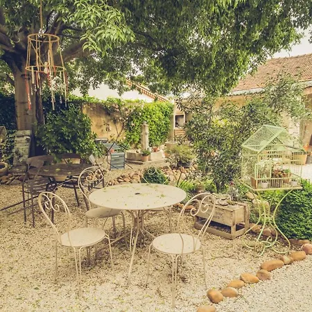 D'hotes L'oreliane En Provence Adults Only 住宿加早餐酒店 3*